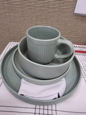 16 Piece Dinner Set